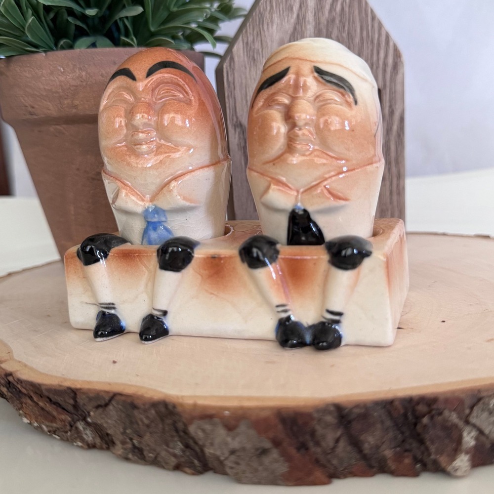 Vintage Humpty Dumpty Salt and Pepper Shakers Set with Wall Base Japan Ceramic